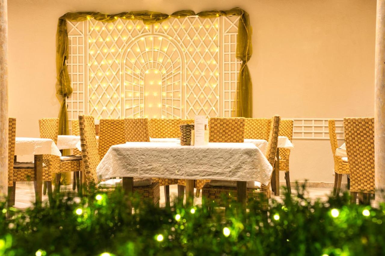 Arndt Hotel Garni Руст Екстериор снимка