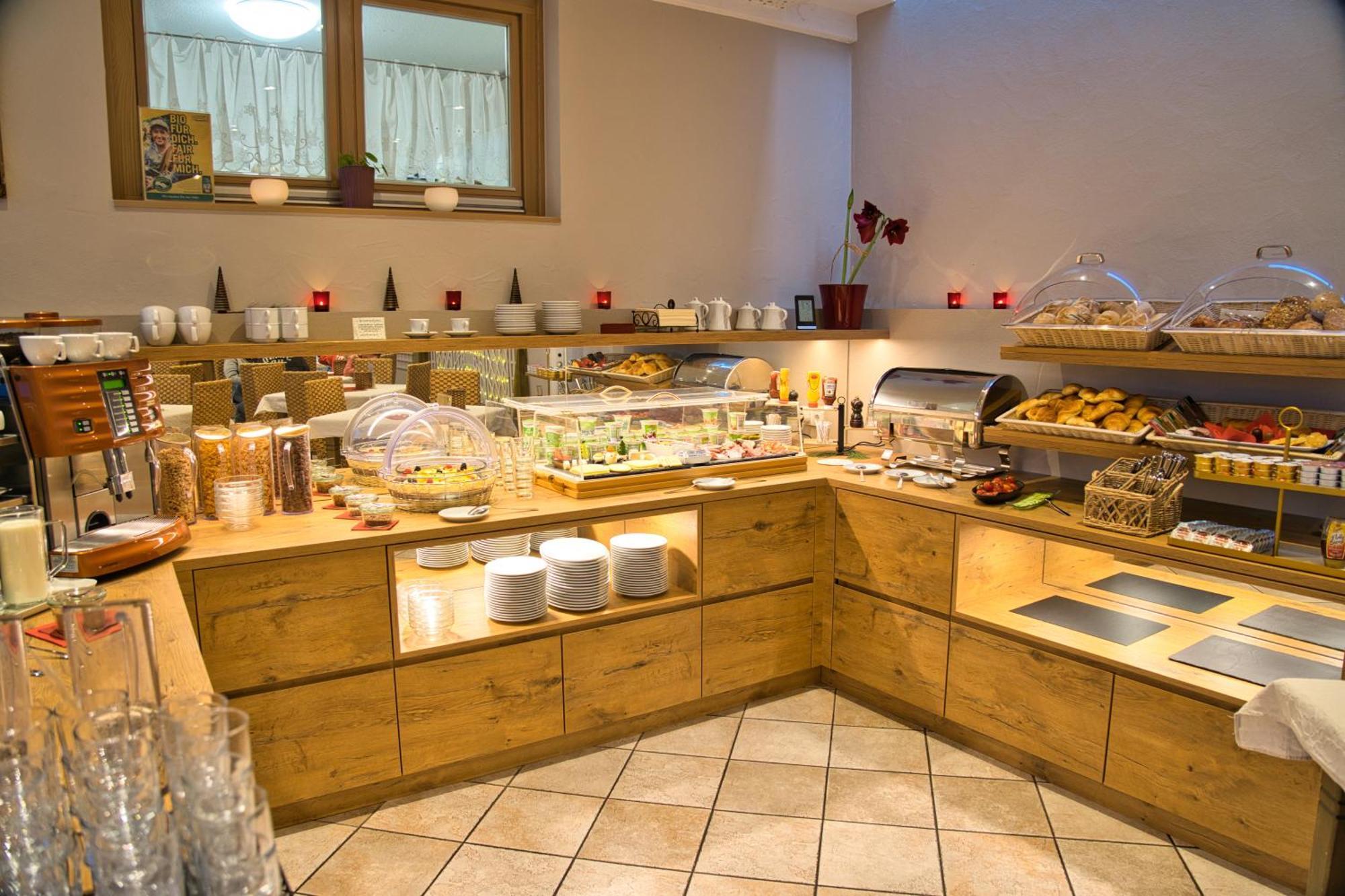 Arndt Hotel Garni Руст Екстериор снимка
