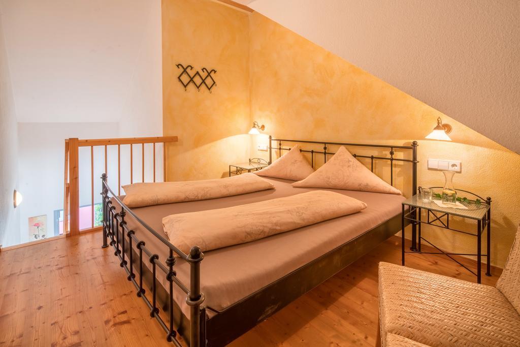 Arndt Hotel Garni Руст Екстериор снимка